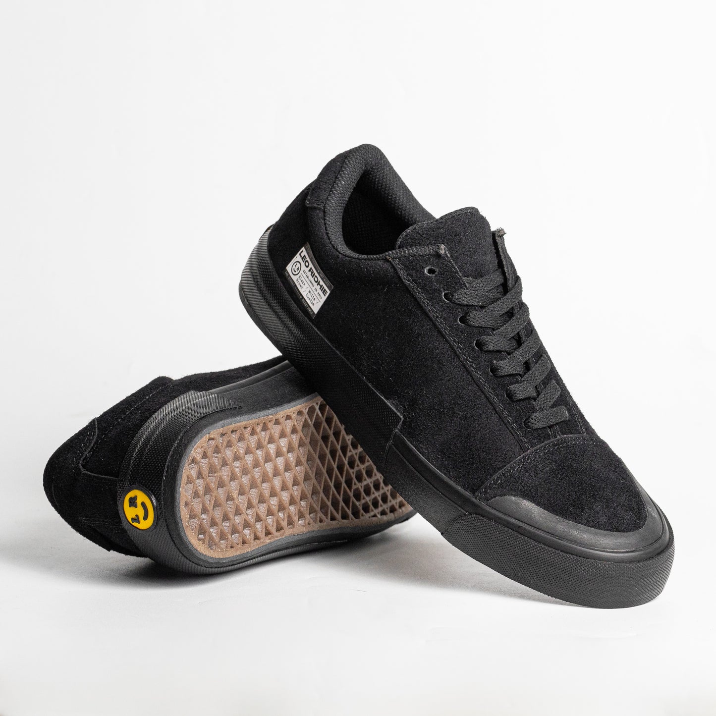 PAMUNGKAS - HEAVY BLACK - Leo Richie®