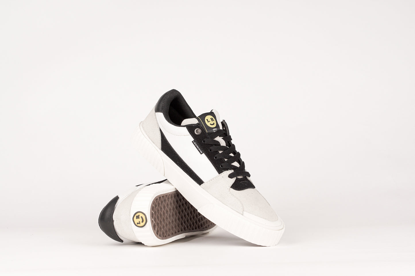 IO - RETRO - Leo Richie®