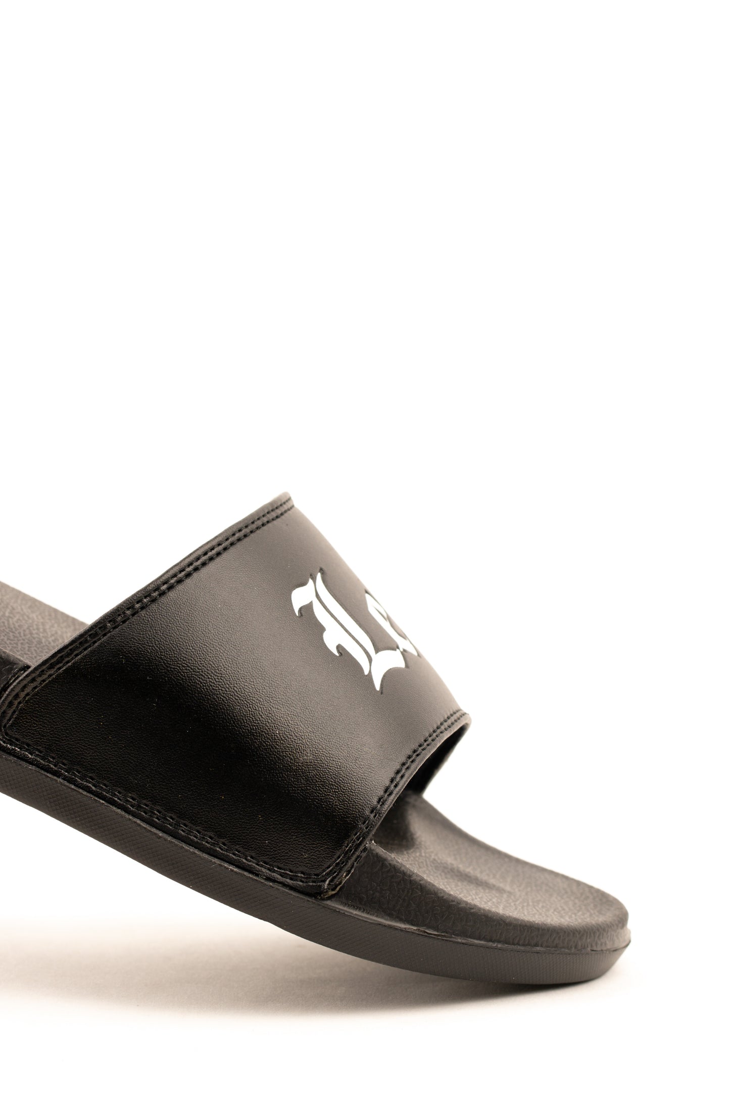KASTARA SLIDES - BLACK / BLACK - Leo Richie®