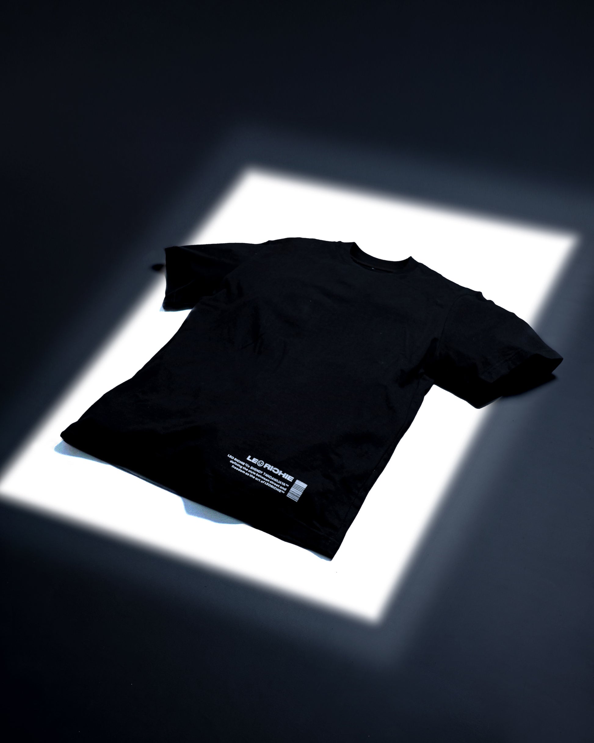 Official Stuff Tshirt - Black - Leo Richie®